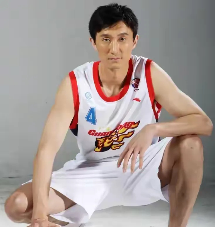 包含突发！广东男篮官宣前辽宁外援莫兰德加盟球队！的词条