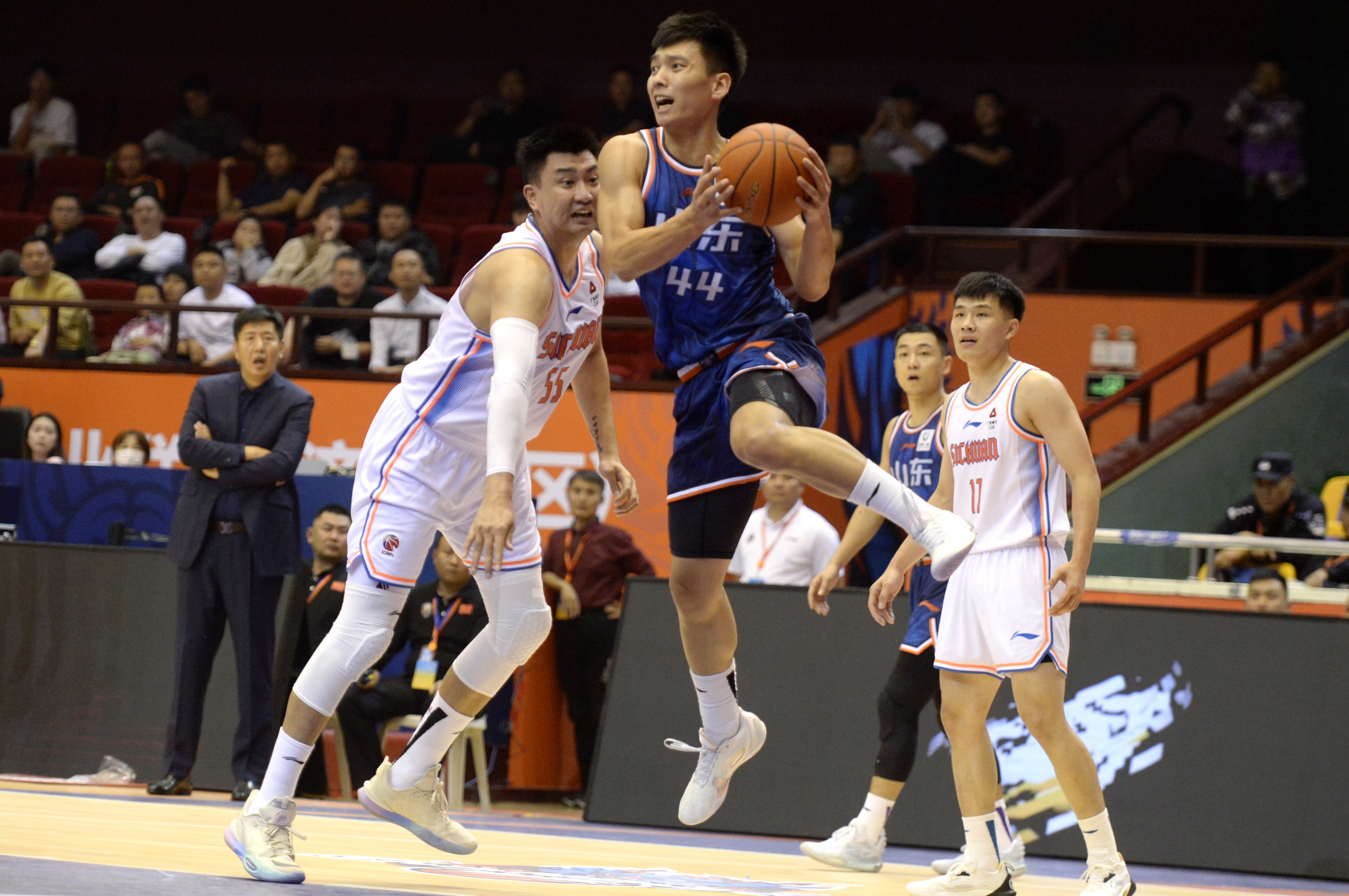 包含CBA俱乐部杯为CBA联赛提升品牌价值提供助力的词条