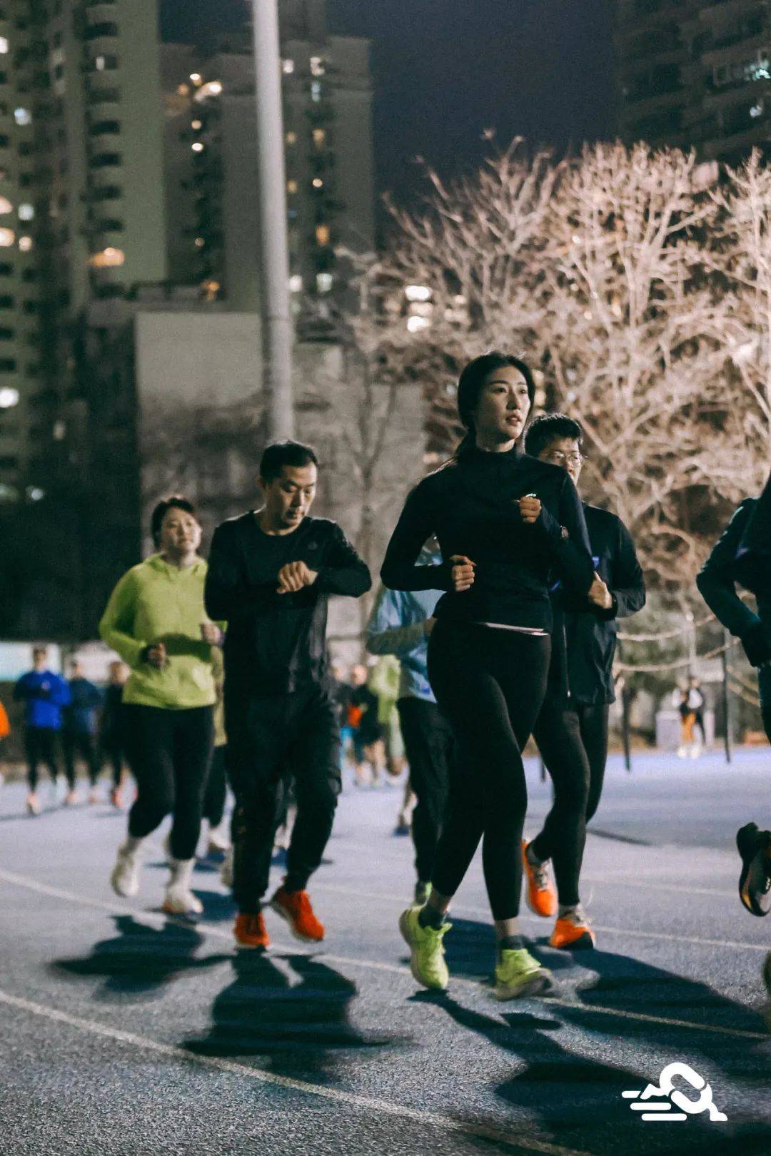 关于阿尔艾因攻防转换加快，比赛节奏全面提升的信息