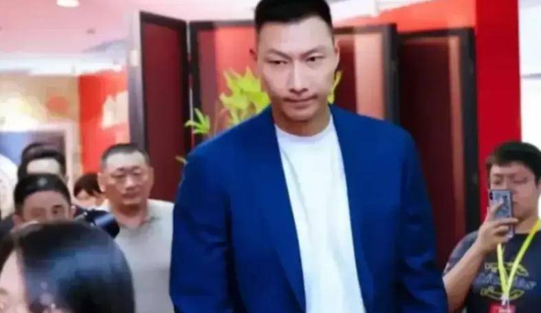 力挺阿联！杨毅：易建联的事谁给定性了？谁说有罪？网友审判什么的简单介绍
