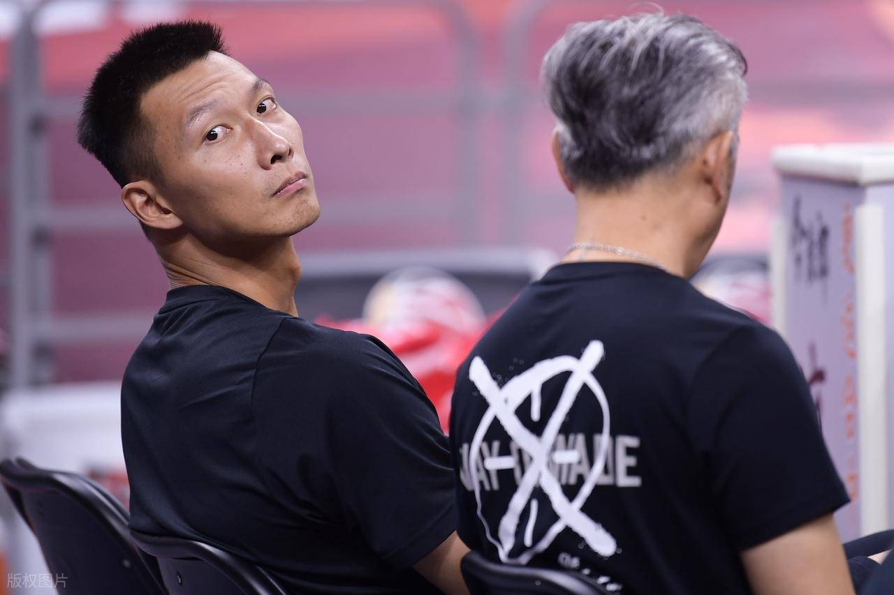 力挺阿联！杨毅：易建联的事谁给定性了？谁说有罪？网友审判什么的简单介绍