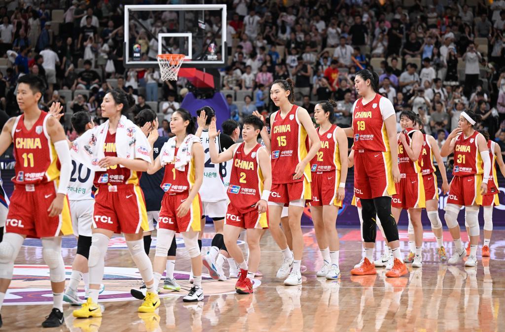 女篮亚洲杯决赛：澳大利亚半场54-43领先日本，田中心19分