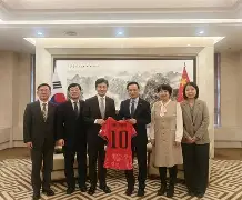 关于韩国足协主席郑梦奎当选东亚足联主席，任期至明年3月的信息