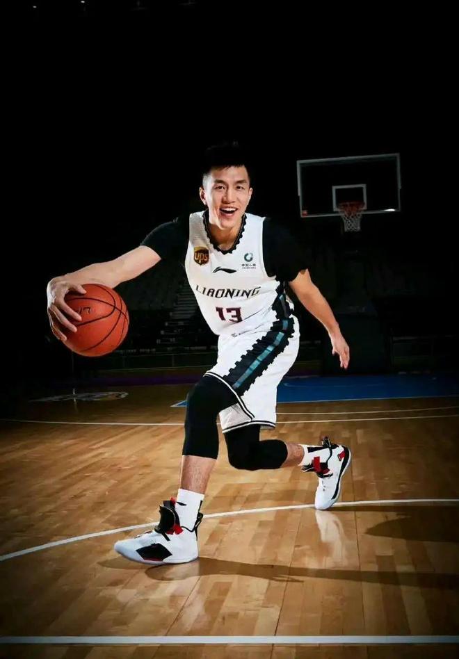 郭艾伦NBA夏季联赛集锦：对阵国王砍下20分5助攻