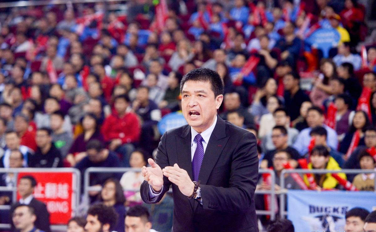 包含北控闵鹿蕾因个人原因辞职聘请张庆鹏担任主教练的词条