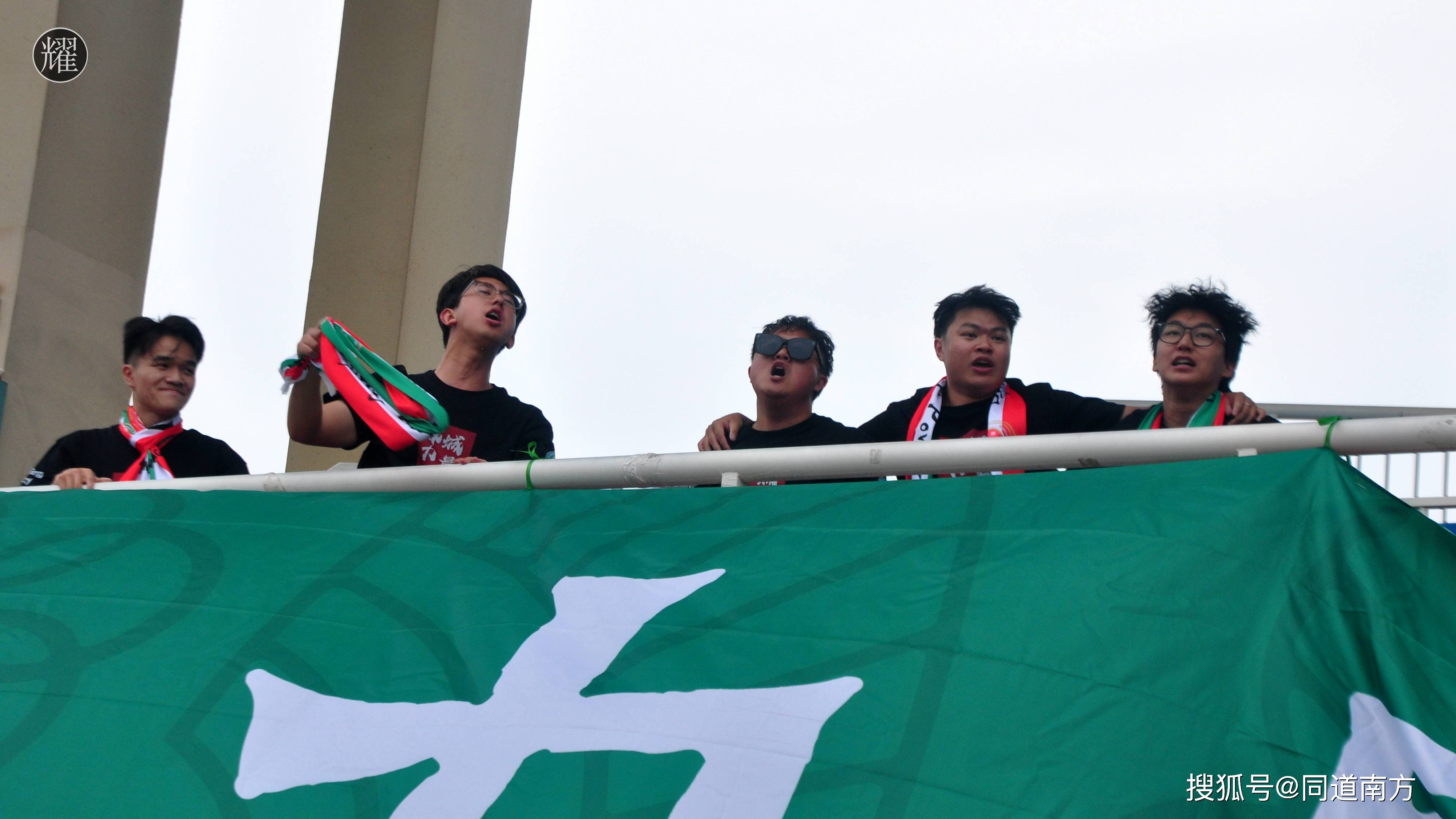 关于利物浦球迷现场助威，激发球队夺冠斗志的信息
