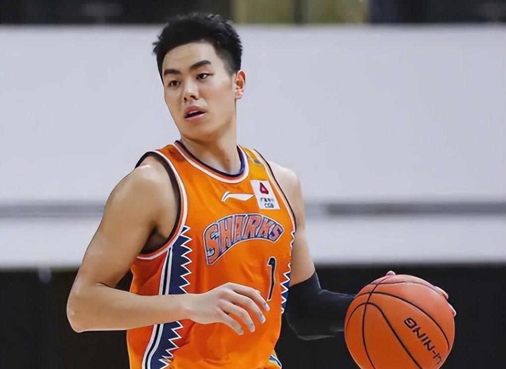 林崴31分同曦不敌广东李弘权26分上海胜四川
