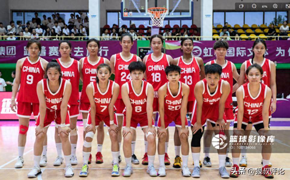 场均19分11板!1米75女篮后卫加冕世青赛篮板王该给机会