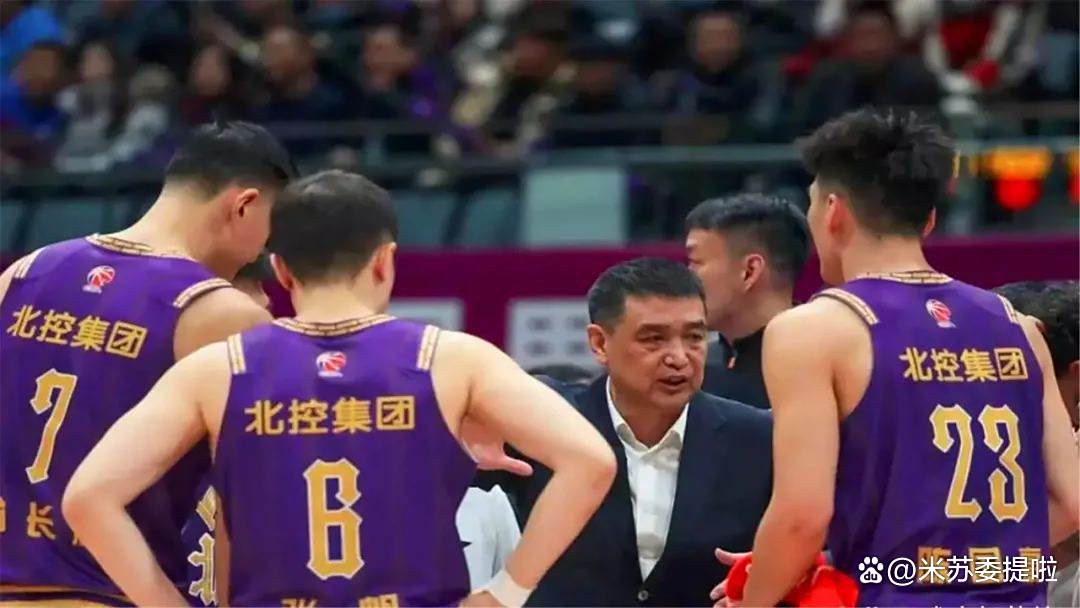 包含曝张庆鹏接替闵鹿蕾出任北控主帅休赛期将有球员变动的词条